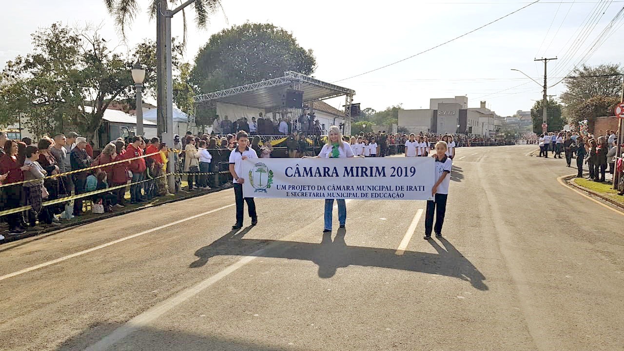 Vereadores e Mirins participam do Desfile Cívico 