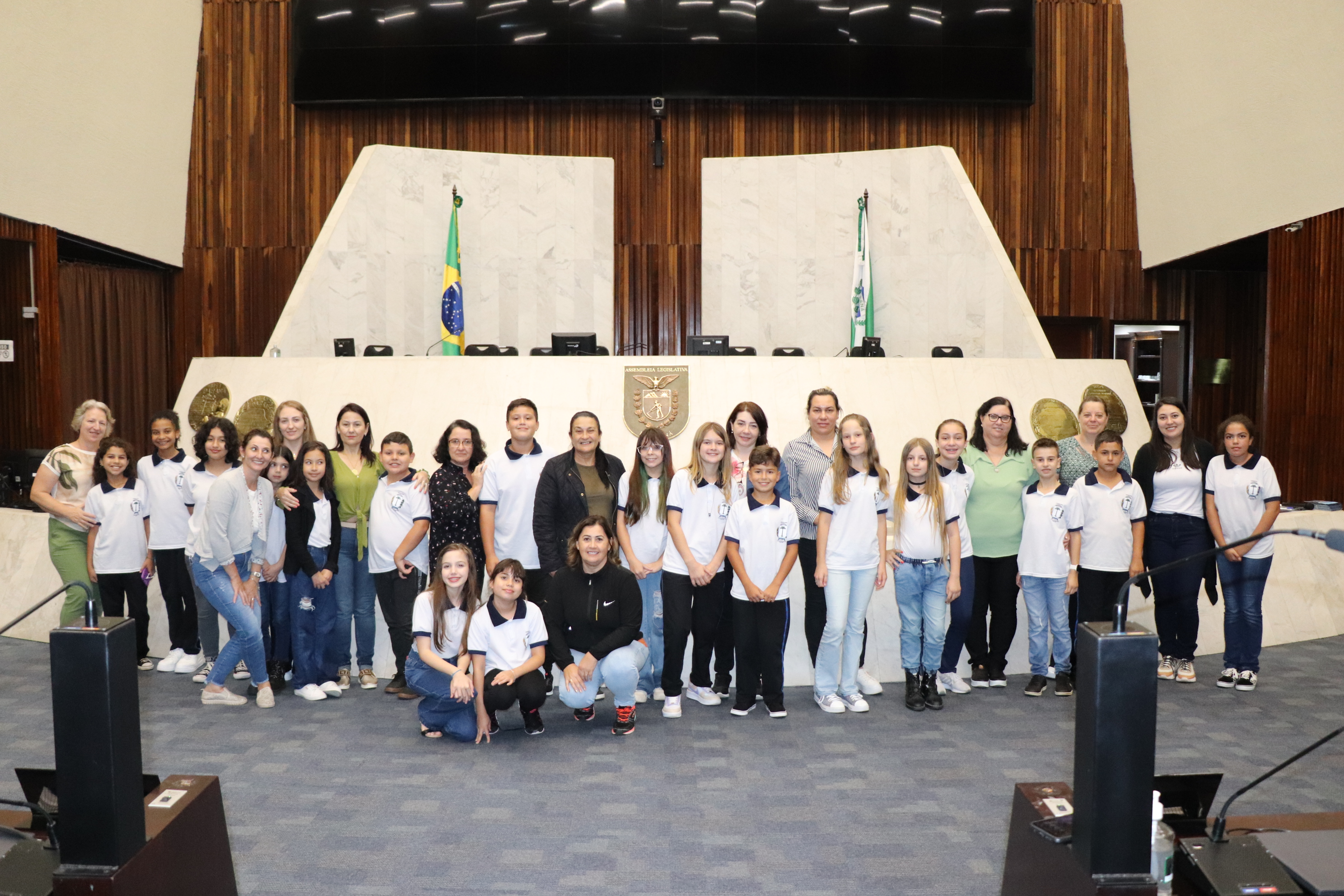 Vereadores Mirins visitam a Torre Panorâmica de Curitiba, a ALEP e o Palácio Iguaçu