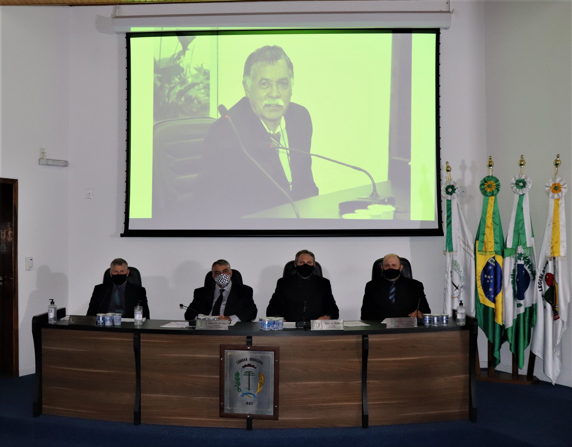 Vereadores prestam homenagem à memória do Vereador Ailton Laroca